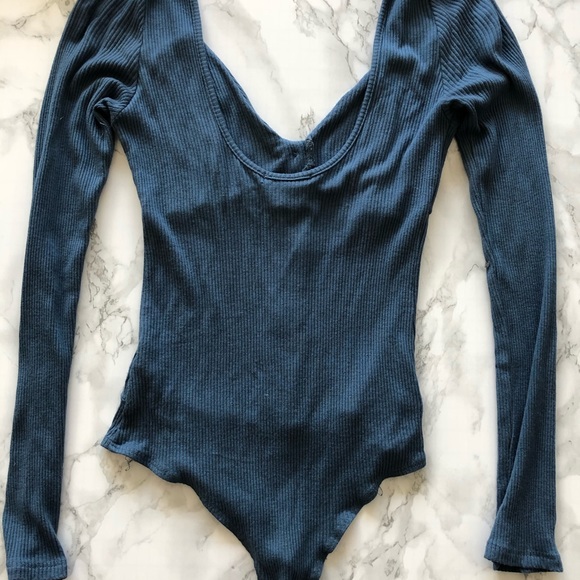 🌼 2/$15 Fashion Nova bodysuit - Picture 7 of 8